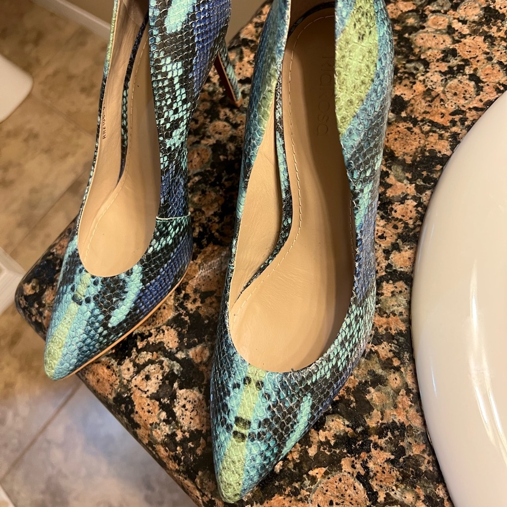 Leather python print shoes size 40 eur, fits like 9,5 US